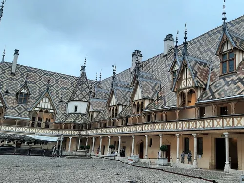 Emmanuel Macron et Angela Merkel à Beaune ce mercredi